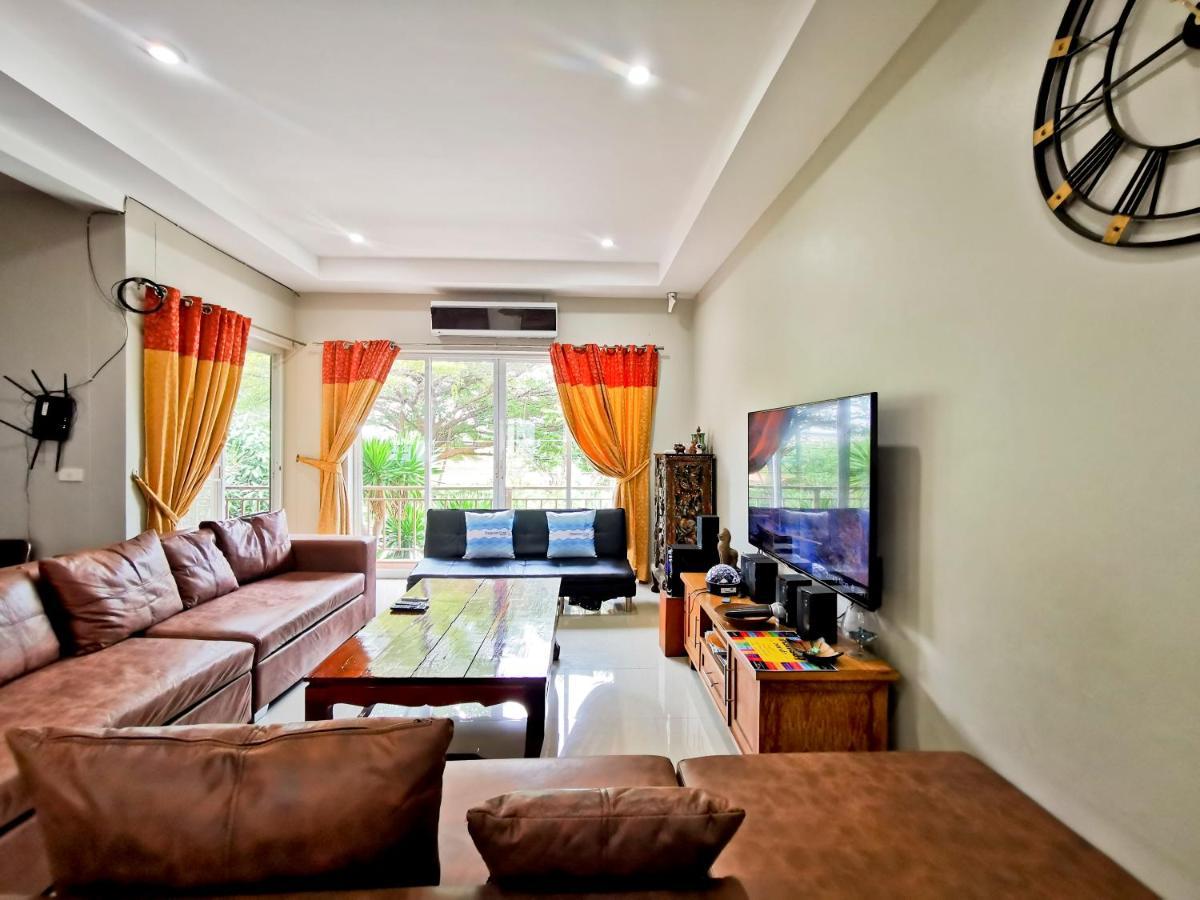 Thepprasit Cosy Villa Haat Jomtien Eksteriør bilde