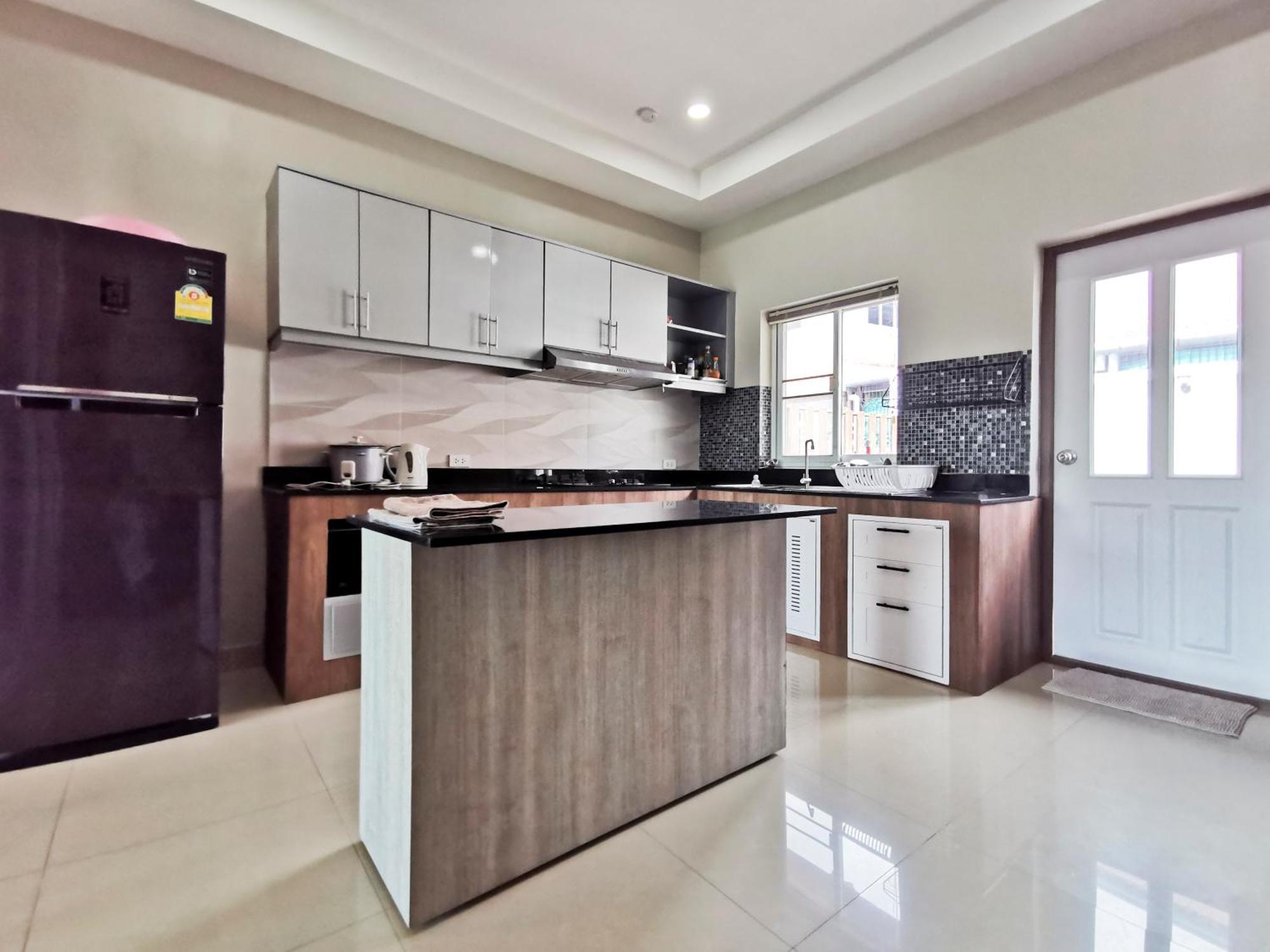 Thepprasit Cosy Villa Haat Jomtien Eksteriør bilde